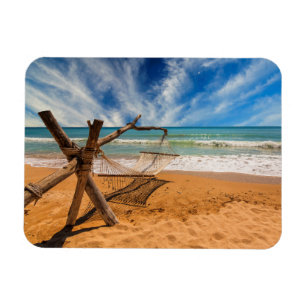 Hängematte auf einem tropischen Strandurlaubsort Magnet