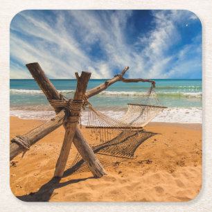 Hängematte auf einem tropischen Strandurlaubsort Rechteckiger Pappuntersetzer