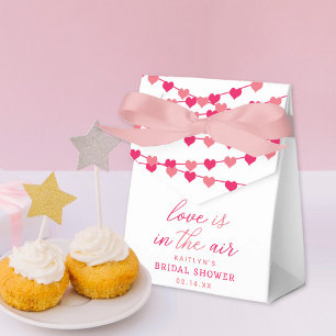 Hängende Herzchen zur Hochzeitsshower Geschenkschachtel