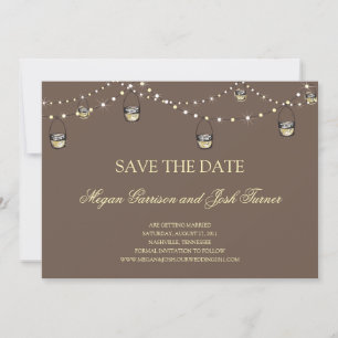Hängende Mason-Gläser an einer Lichterkette STD Save The Date