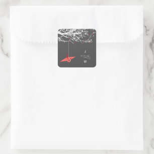Hängender roter Origami-Papierkran Chic Asiatische Quadratischer Aufkleber