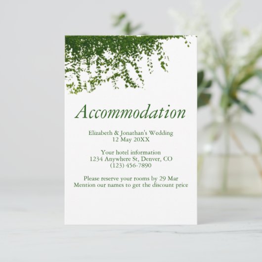 Hanging Ivy Greenery Hochzeitsunterkunft Begleitkarte (Stehend Vorderseite)