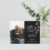 Hanging Snowflakes Foto Save the Date (schwarz) Ankündigungspostkarte (Stehend Vorderseite)