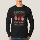 Hanging with Gnomies Plaid Red Ugly Christmas Swea T-Shirt (Vorderseite)