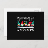 Hanging With My Gnomies Funny Christmas Gnome Xmas Postkarte (Vorne/Hinten)