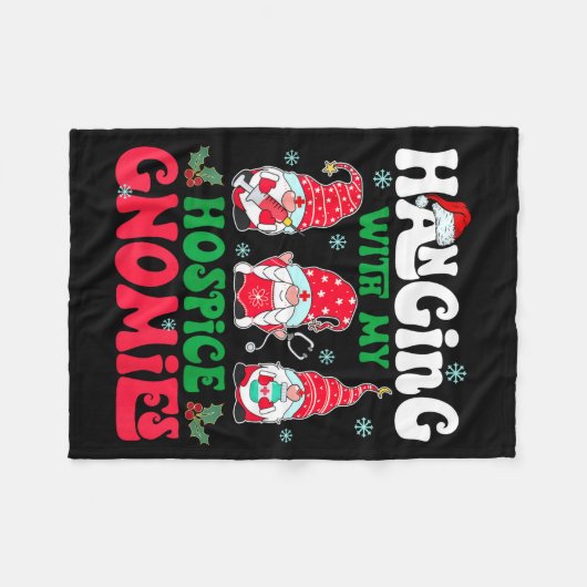 Hanging With My Hosce Gnomies Nurse Gnome Funny Ch Fleecedecke (Vorderseite (Horizontal))