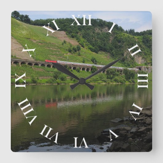 Hangviadukt Pünderich Quadratische Wanduhr (Vorderseite)