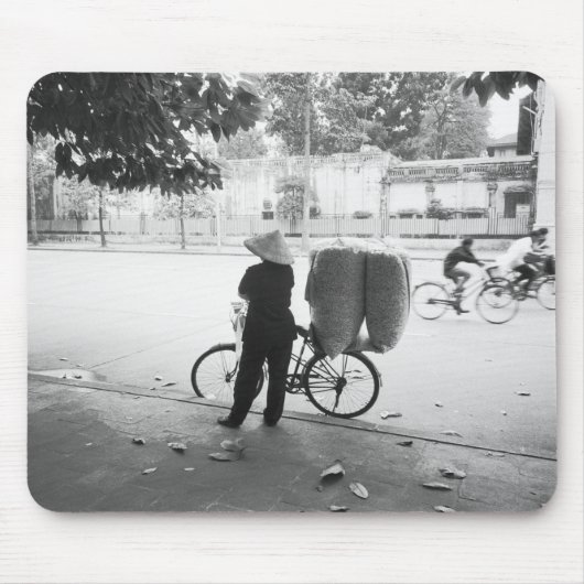 Hanoi Vietnam, Bicyle Delivery Woman (NR) Mousepad (Vorne)