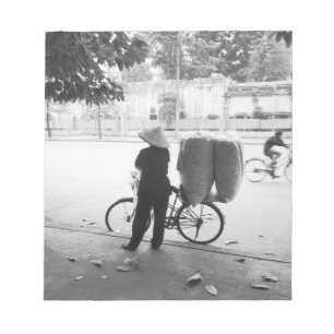 Hanoi Vietnam, Bicyle Delivery Woman (NR) Notizblock