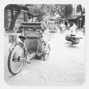 Hanoi Vietnam, Cyclo im alten Hanoi Quadratischer Aufkleber