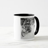 Hanoi Vietnam, Cyclo in Old Hanoi Tasse (VorderseiteRechts)
