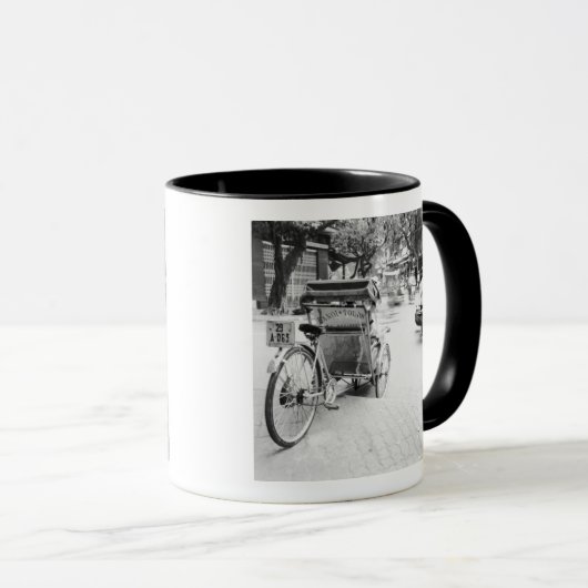 Hanoi Vietnam, Cyclo in Old Hanoi Tasse (VorderseiteRechts)
