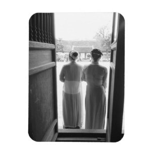 Hanoi Vietnam, Frauen in traditioneller Kleidung T Magnet