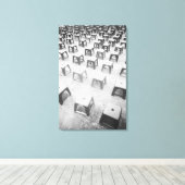 Hanoi Vietnam, Plastikstühle im Tempel der Leinwanddruck (Insitu (Holzboden))