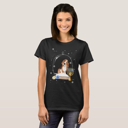 Hanukkah Basset Hound Dog Snow Globe Pajama T-Shirt (Vorne ganz)