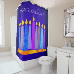 Hanukkah Blue Pattern Boho Candle Peace Liebe Ligh Duschvorhang<br><div class="desc">"Frieden, Liebe und Licht." Eine spielerische, moderne, künstlerische Abbildung von Boho Musterkerzen in einer Menorah hilft Ihnen, den Urlaub von Hanukkah zu beginnen. Die blauen Kerzen mit bunten Imitat-Folienmustern überlagern einen reichen, tiefblauen, strukturierten Hintergrund. Genießen Sie die Wärme und Freude der Ferienzeit, wenn Sie diesen atemberaubenden, farbenfrohen Hanukkah Duschvorhang benutzen....</div>