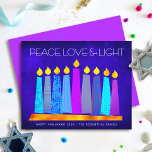 Hanukkah Candles Peace Liebe Light Blue Card<br><div class="desc">"Frieden, Liebe und Licht." Eine spielerische, moderne, künstlerische Abbildung von Boho Musterkerzen in einer Menorah hilft Ihnen, den Urlaub von Hanukkah zu beginnen. Die blauen Kerzen mit bunten Imitat-Folienmustern überlagern einen tiefblauen, strukturierten Hintergrund. Imitate heiß rosa lila Diamantfolien auf einem blauen Hintergrund für die Rückseite. Fühlen Sie sich die Wärme...</div>