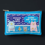 Hanukkah Cat Dog Mouse Bird Play Dreidel Zubehörtasche<br><div class="desc">Hanukkah Cat, Hund, Maus, und Bird Play Dreidel Game, Pouch. Alle Designelemente können bearbeitet werden. Ändern Sie bearbeitbaren Text mit Stil, Farbe und Größe Ihres bevorzugten Schriftartes. Füllen Sie den Beutel mit dreidimensionalen und spielen Sie Leckereien. Spiel an!! Happy Hanukka! Beutel Typ: Druck schneiden Nähen Kleines Zubehör Pouch Unsere Beutel...</div>