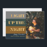 Hanukkah Chanukah Gold Light Up Night Foto<br><div class="desc">Unsere Hanukkah / Chanukah Gold Light up Die Night Holiday Card ist eine elegante und elegante Art,  Ihre Hanukkah/ Chanukah Wünsche mit Freunden,  Familie und Kunden zu teilen! Mit Platz zum Personalisieren mit Ihrem Namen und Foto. Anfragen,  E-Mail oder E-Mail bestdresssedbread@gmail.com. Alles Gute!</div>