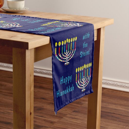 Hanukkah Colorful Menorahs Großer Tischläufer (Beispiel)