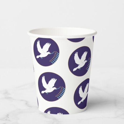 Hanukkah Dove Menorah Design 8 oz. Pappbecher (Rückseite)