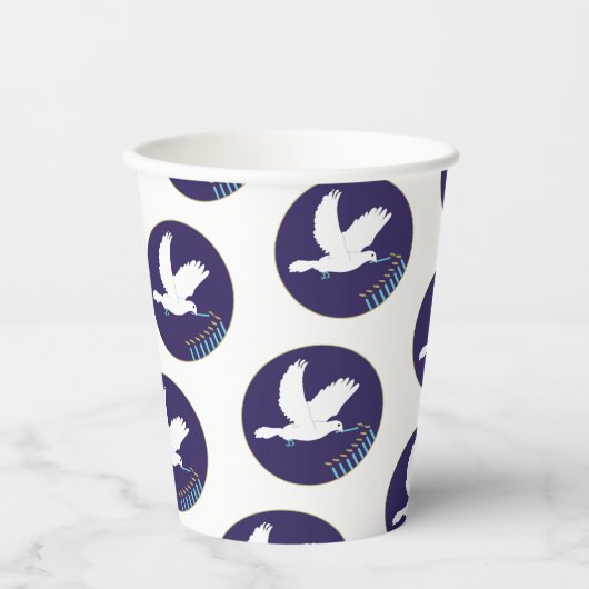 Hanukkah Dove Menorah Design 8 oz. Pappbecher (Vorderseite)
