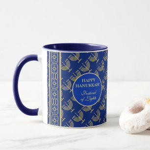 Hanukkah-Festparty Goldene Menora blaues Muster Tasse