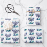 Hanukkah Floral Menorah Hochzeitblumen Geschenkpapier Set<br><div class="desc">Hanukkah Illustration von Cindy Bendel. Sie können dieses Musterdesign und eine Reihe von Möglichkeiten ändern. Sie können Text hinzufügen. Sie können eine Hintergrundfarbe hinzufügen. Sie können auch die Größe des Menüs ändern,  um es kleiner oder größer zu machen. Klicken Sie auf die Schaltfläche Bearbeiten,  um das Design zu ändern.</div>