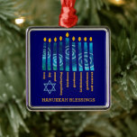 HANUKKAH Frucht des Geistes Ornament Aus Metall<br><div class="desc">HANUKKAH Segen Fruit of the Spirit Metal Ornament with CUSTOMIZABLE TEXT, speziell entworfen mit den Kerzen von Hanukkah und der neunfachen Frucht des Geistes des Christlichen Glaubens: Liebe, Freude, Frieden, Langleid, Güte, Güte, Treue, Kontrolle. Im unteren links Winkel ist ein einfacher Star of David. Personalisieren Sie Ihren Text, indem Sie...</div>