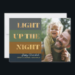 Hanukkah Gold Light Up Night Foto Holiday Card<br><div class="desc">Unsere Hanukkah / Chanukah Gold Light up Die Night Holiday Card ist eine elegante,  elegante,  festliche Art und Weise,  Ihre Hanukah / Chanukah Wünsche mit Freunden,  Familie & Kunden in dieser Feriensaison zu teilen! Mit Platz zum Personalisieren mit Ihrem Namen und Foto. Anfragen,  E-Mail oder E-Mail bestdresssedbread@gmail.com. Alles Gute!</div>