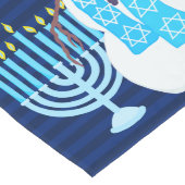 Hanukkah Judenschneemann und Blue Menorah Holiday Großer Tischläufer (Ecke)