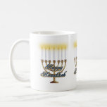 Hanukkah Kerzen Tasse menorah<br><div class="desc">Hanukkah Kerzen menorah Tasse Illustration mit 3D Text Zeichen der jüdischen Glauben,  Shalom.</div>