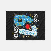 Hanukkah Menorah Dreidel 67 Festive Chanukah Six S Fleecedecke (Vorderseite (Horizontal))