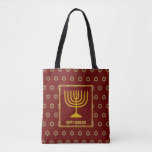 HANUKKAH Menorah Star David Personalisiert RED Tasche<br><div class="desc">Stilvolle Feste überall auf Print TOTE BAG mit Imitate goldener Star von David in subtilen Hintergrundmuster. Der Platzhaltertext kann so angepasst werden, dass Sie HAPPY HANUKKAH in einen Gruß Ihrer Wahl (Text ähnlicher Länge), Ihren Namen oder Text in Ihrer eigenen Sprache ändern können. Teil der HANUKKAH Kollektion. Weitere Farben sind...</div>