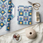 Hanukkah Quilt Wrapping Paper Geschenkpapier<br><div class="desc">Ein Menorah,  David Stern,  Dreidel und Gift machen Ihre Geschenke mit diesem charmanten Verpackungspapier zum Pop. Koordinieren Sie Ihre Zuhause mit der gesamten Hanukkah Quilt Collection!</div>