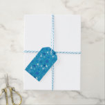Hanukkah Stars Gift Tags Geschenkanhänger<br><div class="desc">Dieses niedliche Hanukkah-Sternmuster ist ein Blickfang! Es ist eine lustige und trendige Art,  Dekoration,  Geschenke,  Kleidung und Haushaltsartikel für den Anlass zu verkleiden. Karo in meinem Shop für weitere Musterartikel und Geschenkideen oder kombiniere Gegenstände zu einem interessanten Geschenkpaket!</div>