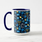 Hanukkah Symbole Blaues Muster Tasse (Links)