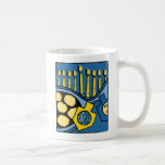 Hanukkah Tasse humorvoll Personalize Option<br><div class="desc">Handgezeichnete,  von Hanukkah entworfene,  humorvoll blau gerippte Tasse. Personalisierung Option bereit,  wenn Sie sind!</div>