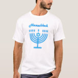 Hanukkiah Happy Hanukkah Jewish Holiday Menorah T-Shirt<br><div class="desc">Hanukkiah-Symbol. Happy Hanukkah Party Jüdischer Urlaub Blue Menorah. Jüdisches Holiday Chanukkah Dekoration mit traditionellem Chanuka Dekorationssymbol - Blaue Farbe hanukkiah menorah, Kerzenhalter mit Kerzen, Stern von David und neon blaue Lichter Illustration. Hanukkah Festival der Lichter Event Dekoration. Jerusalem, Israel. Kleidung & Schuhe > Männer > Kleidung > Tops & T...</div>