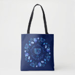 Hanukkiah Happy Hanukkah Jewish Holiday Menorah Tasche<br><div class="desc">Hanukkiah-Symbol. Happy Hanukkah Party Jüdischer Urlaub Blue Menorah. Jüdisches Holiday Chanukkah Dekoration mit traditionellem Chanuka Dekorationssymbol - Navy Blue Farbe hanukkiah menorah, Kerzenhalter mit Kerzen, Stern von David und neon blaue Lichter Illustration. Hanukkah Festival der Lichter Event Dekoration. Jerusalem, Israel. Zubehör > Taschen & Wallets > Tasche & Einkaufstaschen >...</div>