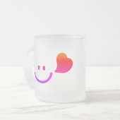 HappeSmiley Face mit Herz - Farbhaar Mattglastasse (Vorderseite Links)