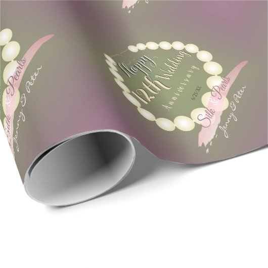 "Happy12th Wedding Anniversary" Pearl Graphic Geschenkpapier (Rolleneckpunkt)