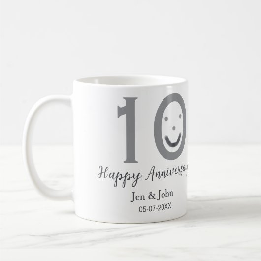 Happy 10. Jubiläum Datum grau kühn emoji Kaffeetasse (Links)
