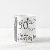 Happy 50. Jubiläum fügen Sie Pärchen Namen Datum H Kaffeetasse (Mittel)