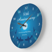Happy 50. Wedding Anniversary Couple Sharks Moon Große Wanduhr (Winkel)