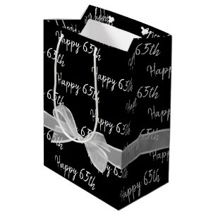 Happy 65. Geburtstagskleidung auf Black Medium Ges Mittlere Geschenktüte