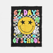 Happy 67th Day Of School Vibes Smile Face 67 Days  Fleecedecke (Vorderseite)