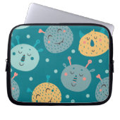 Happy Alien Faces Aquamarin Laptopschutzhülle (Vorderseite)
