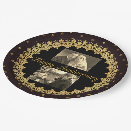 Happy Anniversary Black & Gold Personalisiert Plat Pappteller (Schrägansicht)