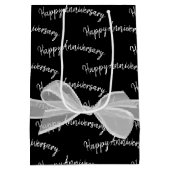 Happy Anniversary Bow on Black Mittlere Geschenktüte (Rückseite)